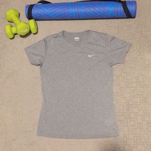 Nike Fit Dry Short Sleeve Top Small